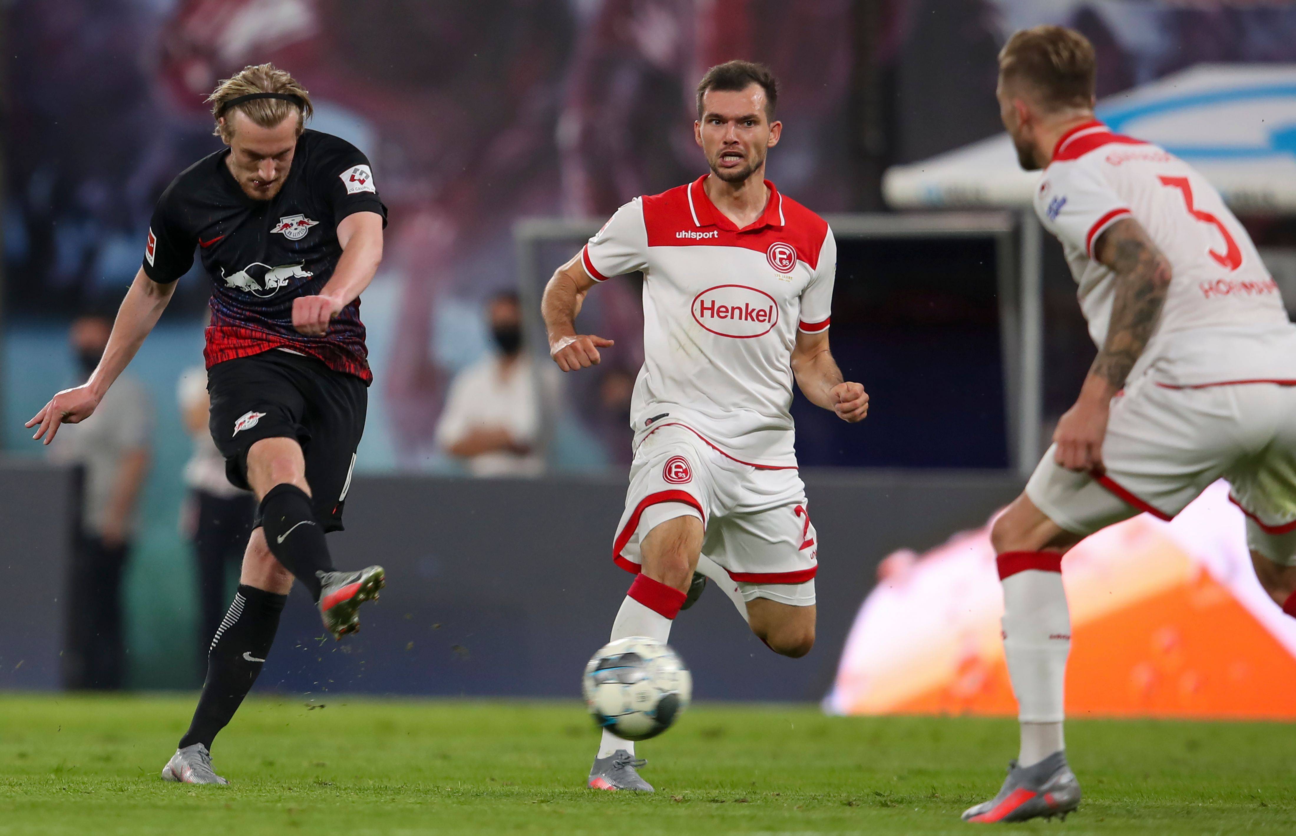 关于慕尼黑取得胜利,追赶德国足球联赛领头羊的信息 关于慕尼黑取得胜利,追赶德国足球联赛领头羊的信息