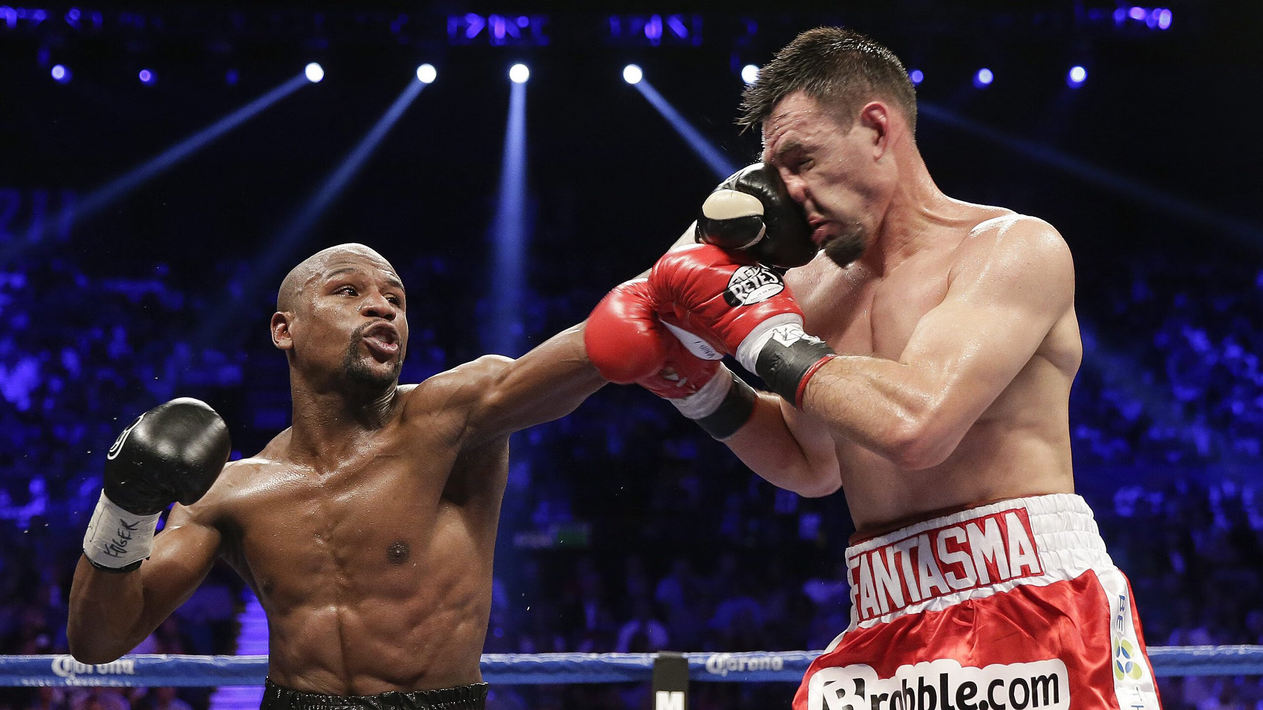 赛道与绿茵的交汇，迪巴拉如何一手掌控F1街道赛之夜