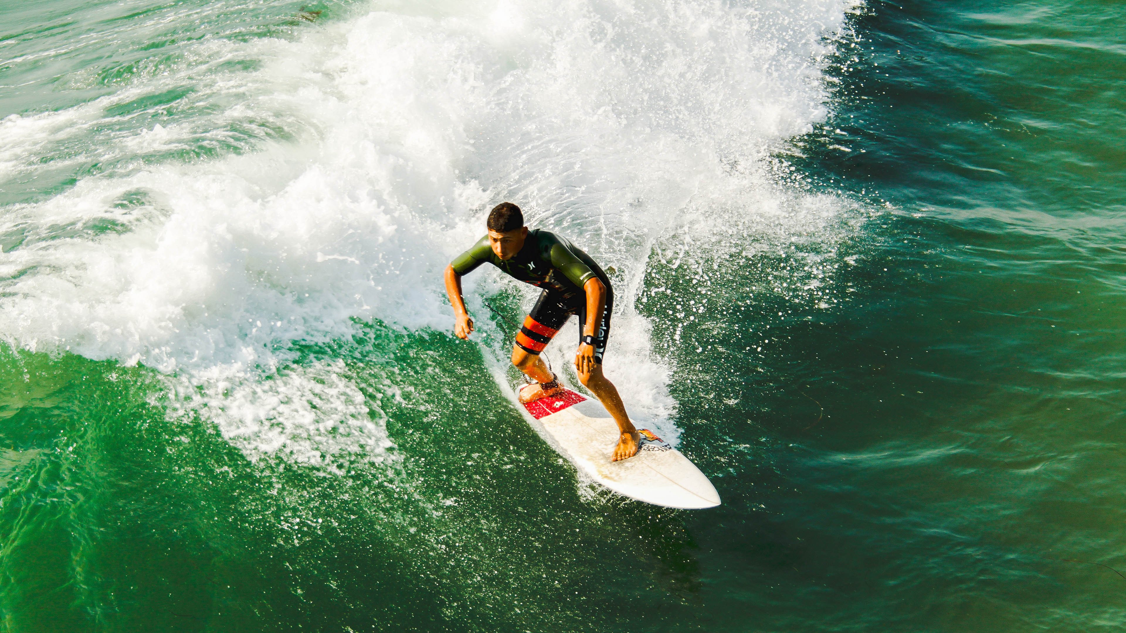 英超争冠之夜，门迪连续得分拉开差距