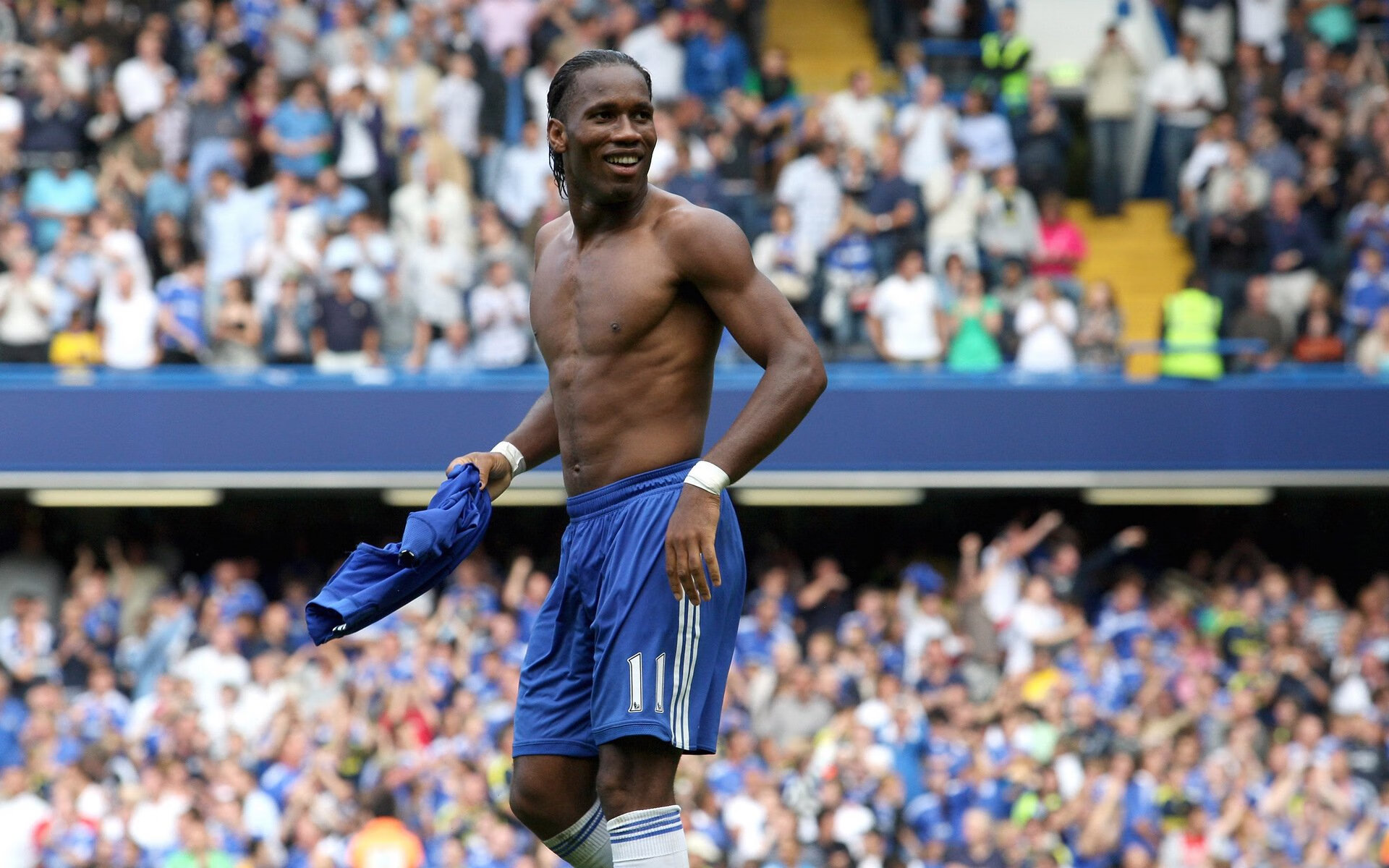 绿茵场外的欧冠决赛，雷霆爆冷新疆队，跨界焦点战的启示