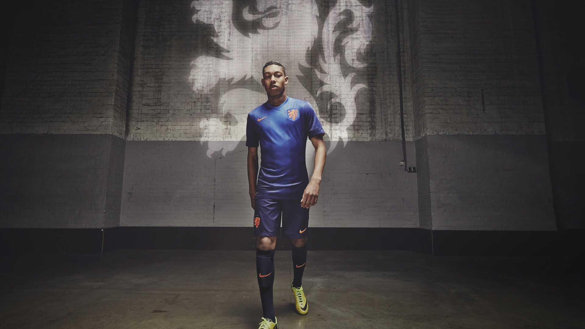 金玟哉硬仗封神,芬兰速胜切尔西背后的战术密码